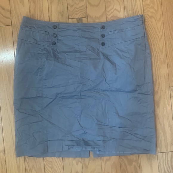 Apostrophe size 18 gray pencil skirt with button detail - Picture 1 of 4